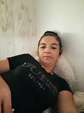 alinaalinutzq online show from September 24, 2025, 12:30 pm