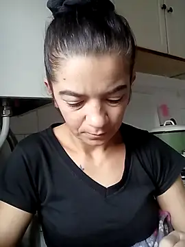 alinaalinutzq online show from November 25, 2025, 2:17 pm