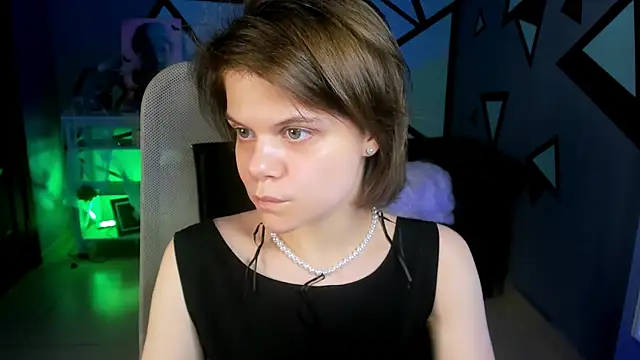 Snapshot of EllieMurler chatting on October 25, 2025, 9:06 am EllieMurler online show from October 25, 2025, 9:06 am