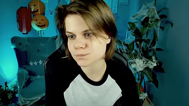 Snapshot of EllieMurler chatting on November 1, 2025, 9:22 am EllieMurler online show from November 1, 2025, 9:22 am