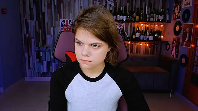 Snapshot of EllieMurler chatting on November 11, 2025, 9:09 am EllieMurler online show from November 11, 2025, 9:09 am