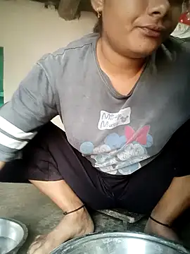 Hot siiii online show from September 18, 2025, 2:13 am