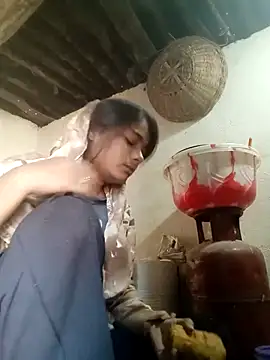 Hot siiii online show from November 15, 2025, 2:31 am