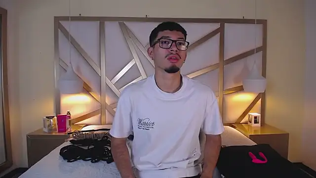 Snapshot of Jaxon_Carter chatting on December 14, 2025, 12:27 am Jaxon Carter online show from December 14, 2025, 12:27 am