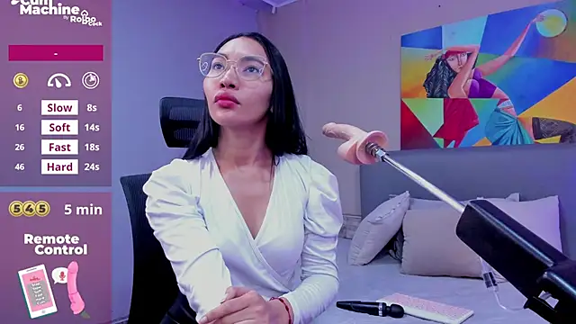 lucyy liiuu online show from September 28, 2025, 2:33 pm