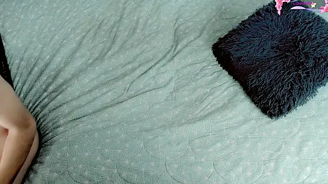 Snapshot of baby_rous chatting on September 19, 2025, 12:17 pm baby rous online show from September 19, 2025, 12:17 pm