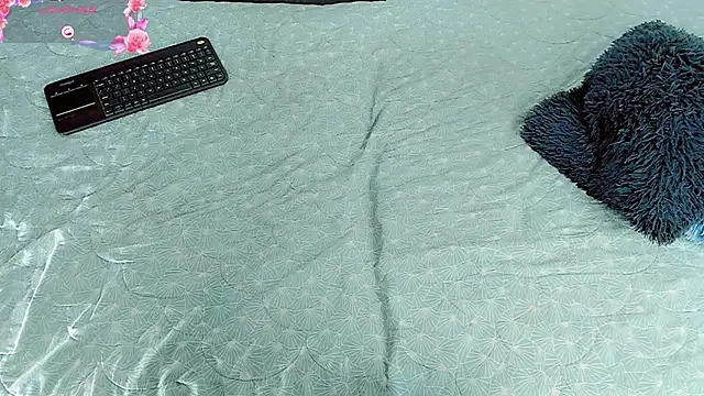 Snapshot of baby_rous chatting on October 4, 2025, 12:14 pm baby rous online show from October 4, 2025, 12:14 pm