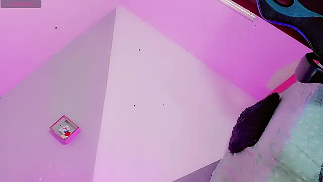 Snapshot of baby_rous chatting on November 15, 2025, 1:18 pm baby rous online show from November 15, 2025, 1:18 pm