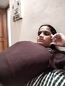 Snapshot of Sofia_kuuu chatting on September 24, 2025, 5:55 am Sofia kuuu online show from September 24, 2025, 5:55 am