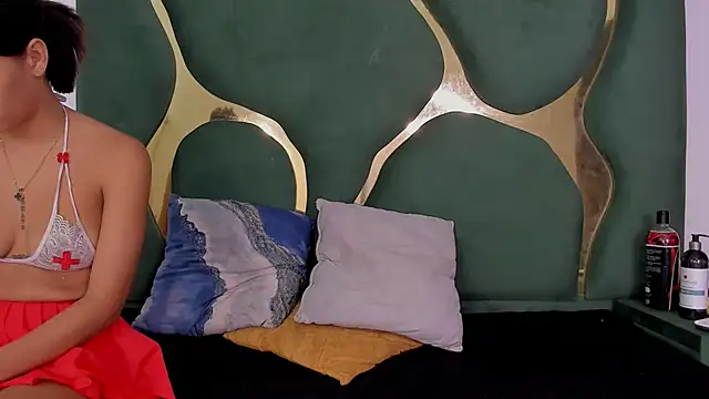 Snapshot of DaylesAndHarry chatting on December 14, 2025, 12:21 pm DaylesAndHarry online show from December 14, 2025, 12:21 pm