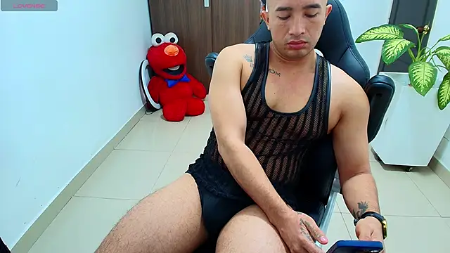 Snapshot of sebastian_oconnor77 chatting on September 19, 2025, 12:50 pm sebastian oconnor77 online show from September 19, 2025, 12:50 pm