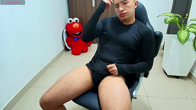 Snapshot of sebastian_oconnor77 chatting on September 28, 2025, 12:43 pm sebastian oconnor77 online show from September 28, 2025, 12:43 pm