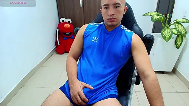 Snapshot of sebastian_oconnor77 chatting on October 7, 2025, 12:46 pm sebastian oconnor77 online show from October 7, 2025, 12:46 pm