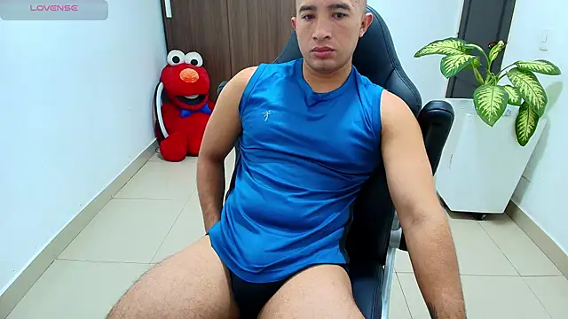 Snapshot of sebastian_oconnor77 chatting on October 10, 2025, 12:37 pm sebastian oconnor77 online show from October 10, 2025, 12:37 pm