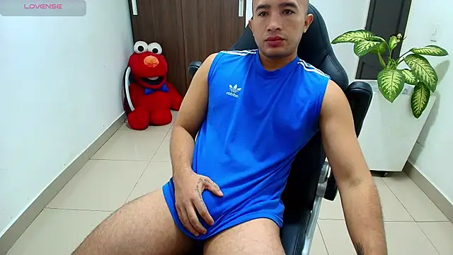 Snapshot of sebastian_oconnor77 chatting on October 11, 2025, 12:36 pm sebastian oconnor77 online show from October 11, 2025, 12:36 pm