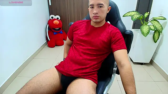 Snapshot of sebastian_oconnor77 chatting on October 13, 2025, 12:38 pm sebastian oconnor77 online show from October 13, 2025, 12:38 pm