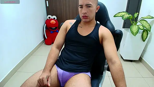 Snapshot of sebastian_oconnor77 chatting on October 17, 2025, 12:41 pm sebastian oconnor77 online show from October 17, 2025, 12:41 pm