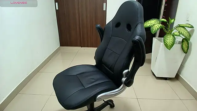 Snapshot of sebastian_oconnor77 chatting on November 5, 2025, 1:00 pm sebastian oconnor77 online show from November 5, 2025, 1:00 pm