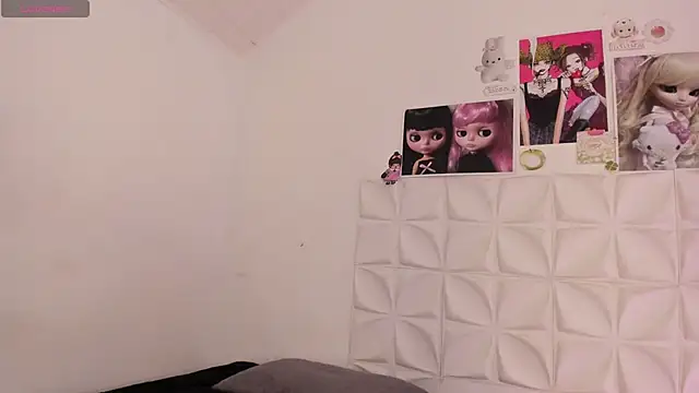 JuliethMoss online show from October 5, 2025, 4:05 pm