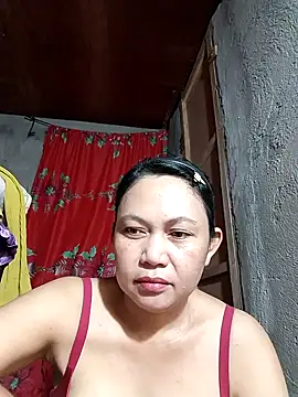 Everleigh mom online show from October 12, 2025, 10:47 am