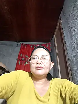 Everleigh mom online show from October 19, 2025, 12:17 pm