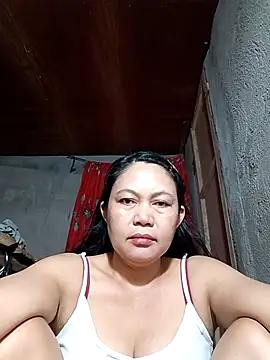 Everleigh mom online show from October 27, 2025, 7:29 pm