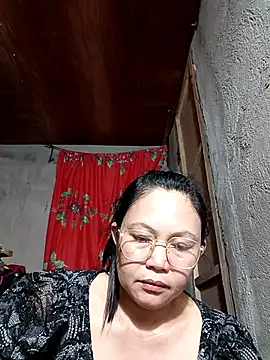 Everleigh mom online show from November 19, 2025, 10:48 am