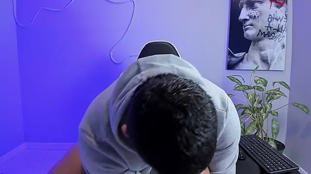 Snapshot of Maximus_Steel chatting on September 14, 2025, 11:31 am Maximus Steel online show from September 14, 2025, 11:31 am