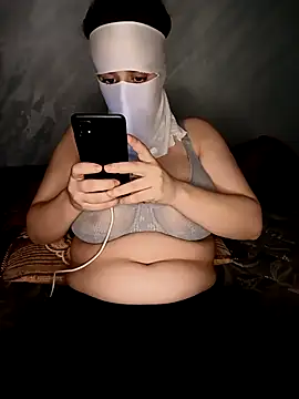 Snapshot of Lamia_Queen_ chatting on October 8, 2025, 2:31 am Lamia Queen online show from October 8, 2025, 2:31 am