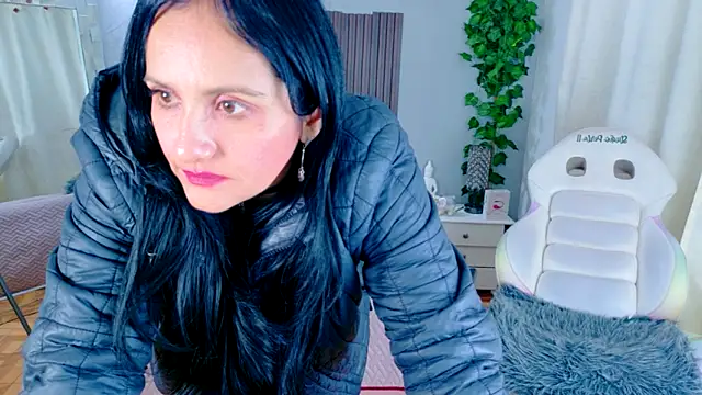 kataleya 29 online show from November 11, 2025, 4:07 pm