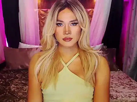 Snapshot of YllanaAltheaXxX chatting on October 9, 2025, 6:11 am YllanaAltheaXxX online show from October 9, 2025, 6:11 am