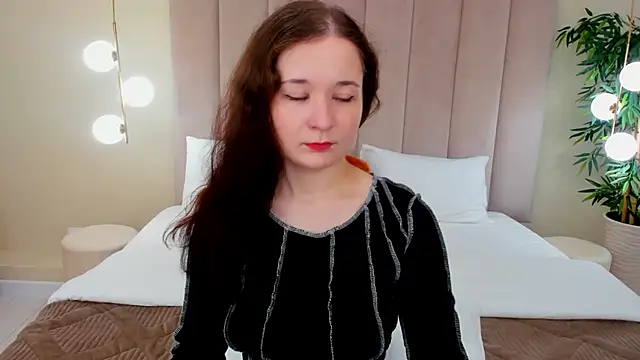 NancyJonson online show from September 16, 2025, 3:29 am