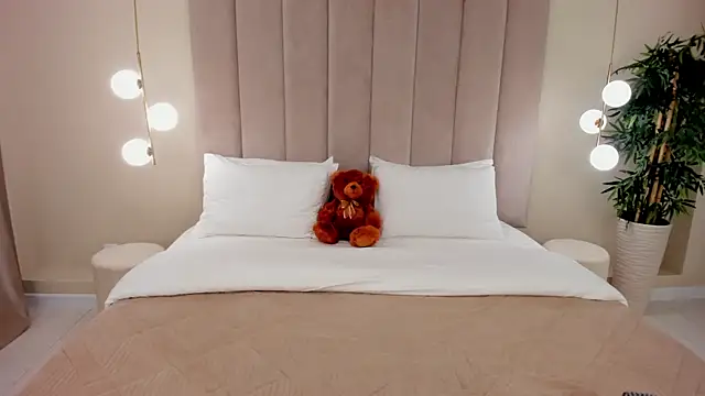 NancyJonson online show from September 20, 2025, 3:29 am