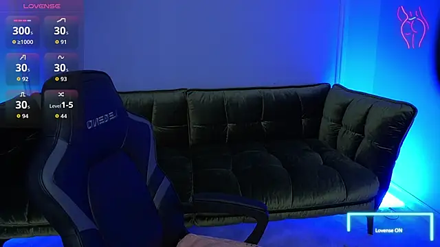 Snapshot of EliseVelour chatting on October 5, 2025, 12:47 pm EliseVelour online show from October 5, 2025, 12:47 pm