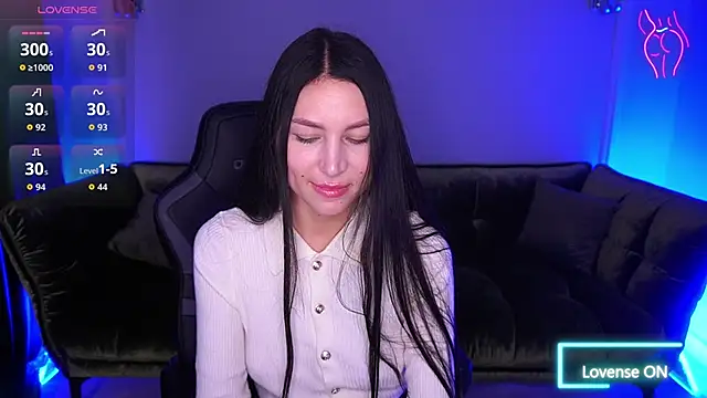 Snapshot of EliseVelour chatting on November 4, 2025, 1:43 pm EliseVelour online show from November 4, 2025, 1:43 pm