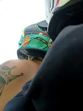 Snapshot of Fernandar2025 chatting on October 5, 2025, 8:18 pm Fernandar2025 online show from October 5, 2025, 8:18 pm