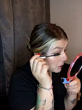 Snapshot of Fernandar2025 chatting on November 4, 2025, 11:15 pm Fernandar2025 online show from November 4, 2025, 11:15 pm