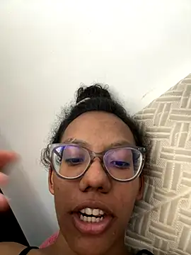 Valen1800 online show from September 21, 2025, 6:42 pm