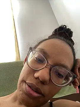 Valen1800 online show from October 16, 2025, 6:42 pm