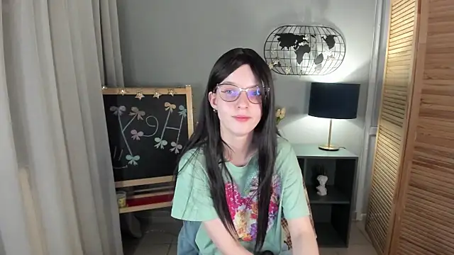 Madelaineses online show from November 26, 2025, 9:27 pm