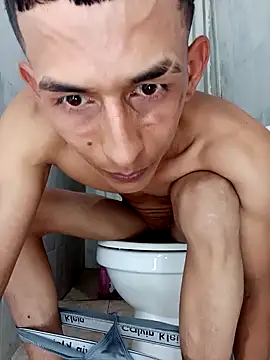 elvergonyestrella online show from October 7, 2025, 8:17 pm