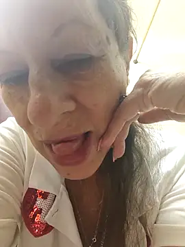 MaryeLunna online show from October 15, 2025, 12:05 pm