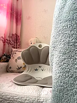 Snapshot of Alicia066 chatting on December 2, 2025, 5:35 am Alicia066 online show from December 2, 2025, 5:35 am