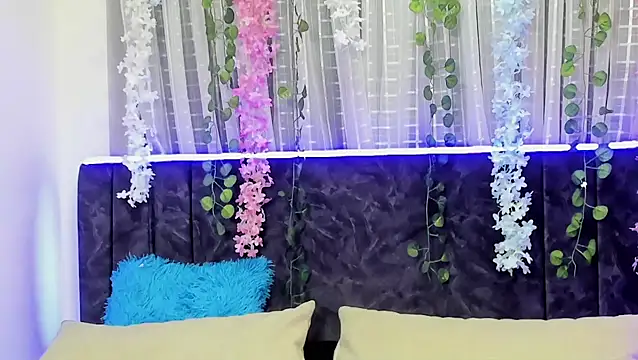 Snapshot of AliaMiller_ chatting on November 26, 2025, 10:27 am AliaMiller online show from November 26, 2025, 10:27 am