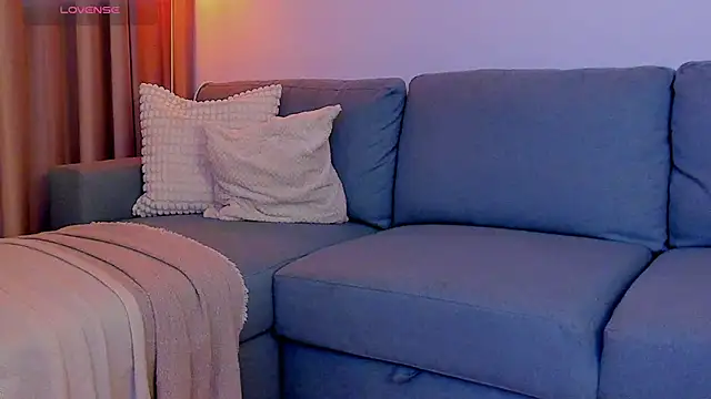 Snapshot of AlessandraCrystal chatting on December 2, 2025, 3:29 pm AlessandraCrystal online show from December 2, 2025, 3:29 pm