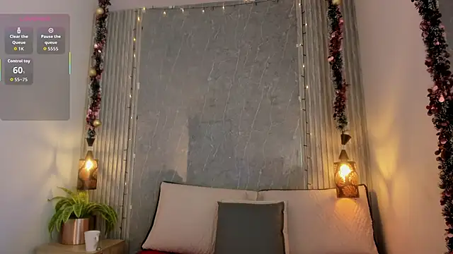 Snapshot of Emili__hot chatting on December 14, 2025, 12:32 pm Emili hot online show from December 14, 2025, 12:32 pm