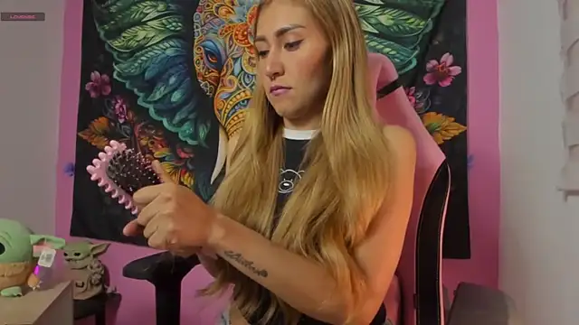 Alice VIP online show from November 27, 2025, 1:40 am