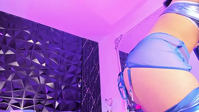 katierouge  online show from October 30, 2025, 5:31 am