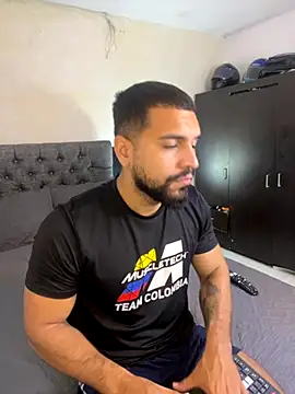 Snapshot of vincentjaxon chatting on September 11, 2025, 11:32 am vincentjaxon online show from September 11, 2025, 11:32 am