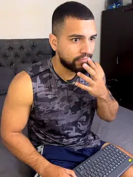 Snapshot of vincentjaxon chatting on October 6, 2025, 12:24 pm vincentjaxon online show from October 6, 2025, 12:24 pm